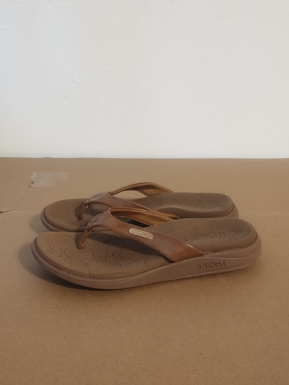 ONCAI Flip Flops Beach Thong Sandals women's USA Sz7.5/UK size 5.5 women